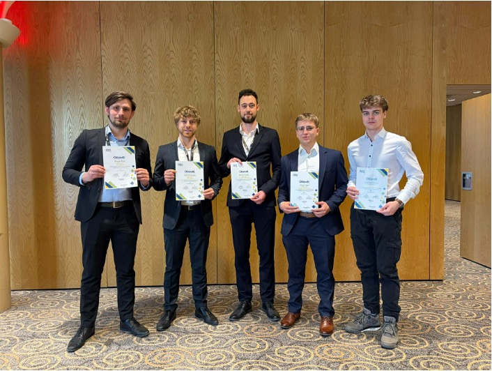 A képen balról jobbra: Molnár Ábel, Gyéresi Gergely, Hartmann József (Bölcsik Zoltán helyett), Simon Ábel és Csepregi Márton